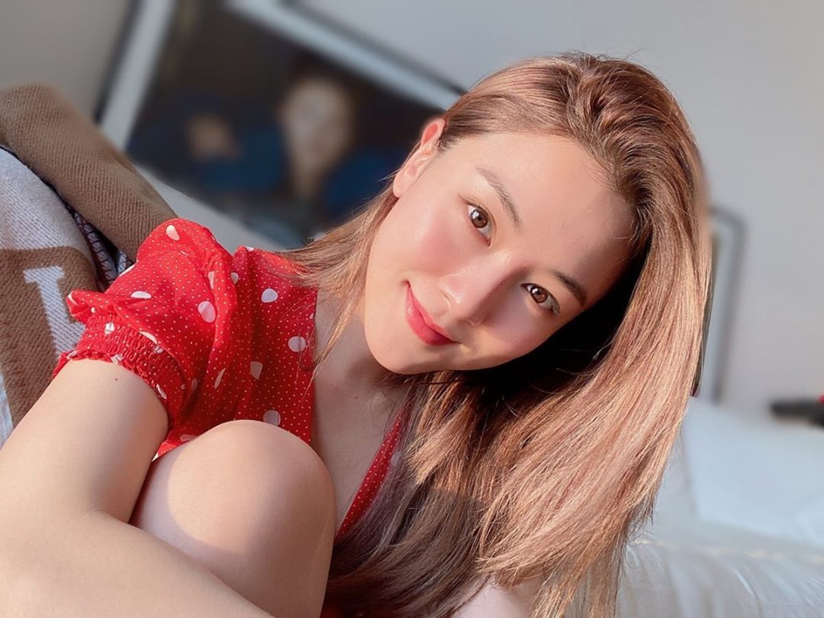 屋邨妹, 公屋妹, 中產女, 屋邨妹女友, 中產女朋友, 公屋妹女友