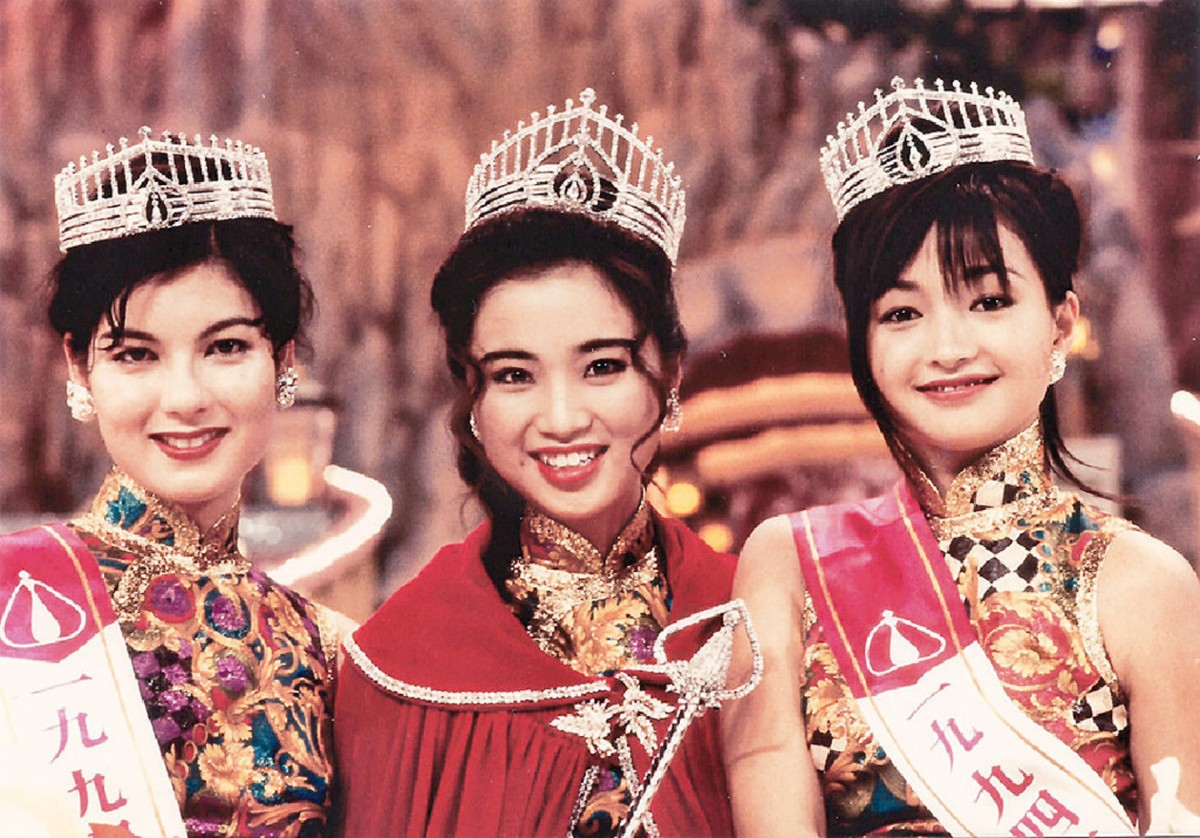 活麗明為1994年港姐亞軍,她是中英混血兒,性格活潑開朗,外表突出,入選立即被視為大熱門,可惜在總決賽中表演強差人意,但也成功奪得亞軍頭銜。