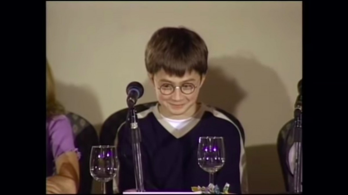 Daniel Radcliffe曾表示過自己當年第一次見記者時,緊張得說不出任何話來,相反Rupert Grint是他們當中最幽默健談。