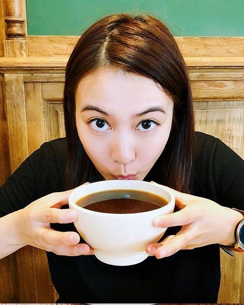 【秋冬滋潤湯水食譜】踏入秋冬時節,天氣變得乾燥,除了要多塗護膚品保養,其實內在身體亦要好好的保養,多喝滋潤湯水,預防體內乾燥。