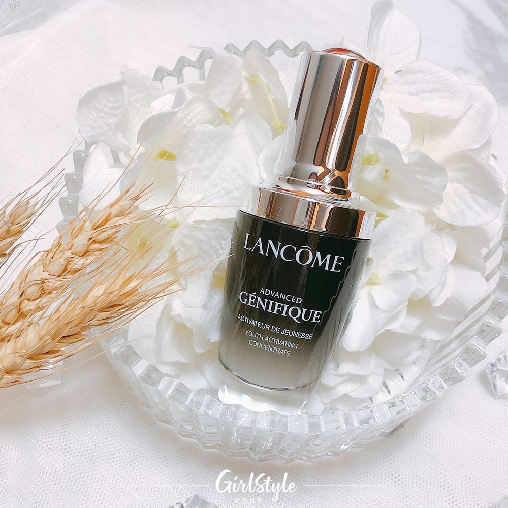 【護膚品轉季】Lancôme皇牌精華「小黑瓶」也是多年來好評如潮的產品之一,新升級版嫩肌活膚精華經過15年的改良配方,具有獨特功效的7種益生元及益生菌萃取物