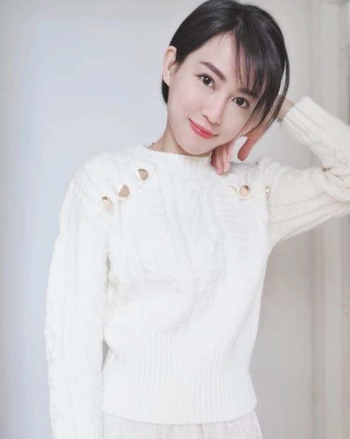 細So偷食事件引起全城哄動,自昨晚真正的「阿B」現身後,不少人都馬上大起底。這位「阿B」名叫練美施(Macy)