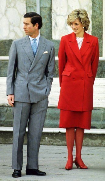 英國王室|查理斯王子沒打算陪戴安娜王妃做甚麼浪漫的事情,反而與第三者卡米拉搞婚外情。