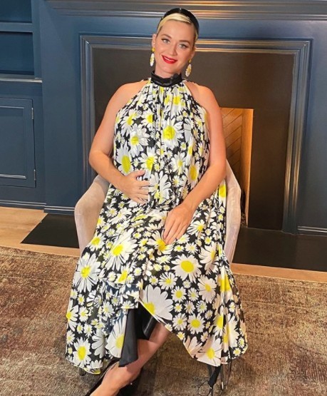 Katy Perry零修身產後照被網民批「最噁心產後身材」,獲媽媽們力挺「謝謝你保持真實」