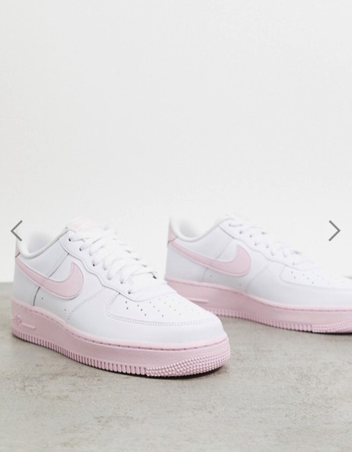 牛奶霧粉x雲白,溫柔百搭氣質配色!2020必買粉紅底Nike Air Force 1!