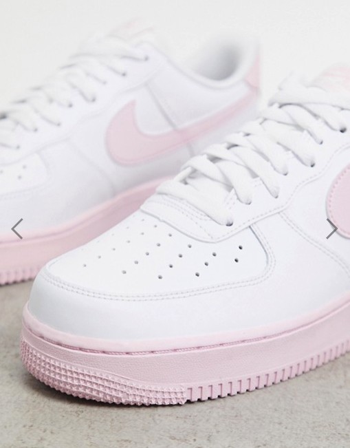 牛奶霧粉x雲白,溫柔百搭氣質配色!2020必買粉紅底Nike Air Force 1!