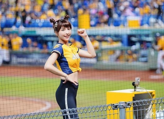 【小鬼黃鴻升過世】死前2星期曾向女友説「不結婚好嗎」,背後藏心碎原因!死後方能認愛,峮峮:我只想要你