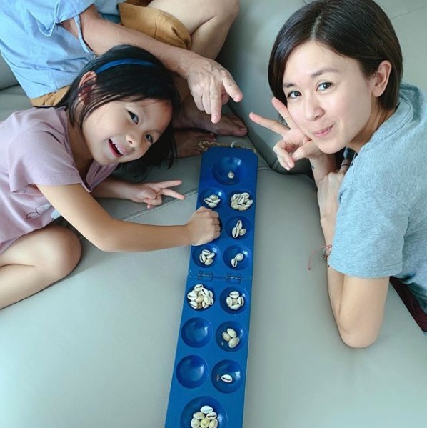 新的一套電視劇便參演了Viu TV所製作的《嘆息橋》。雖然是一名單親媽媽