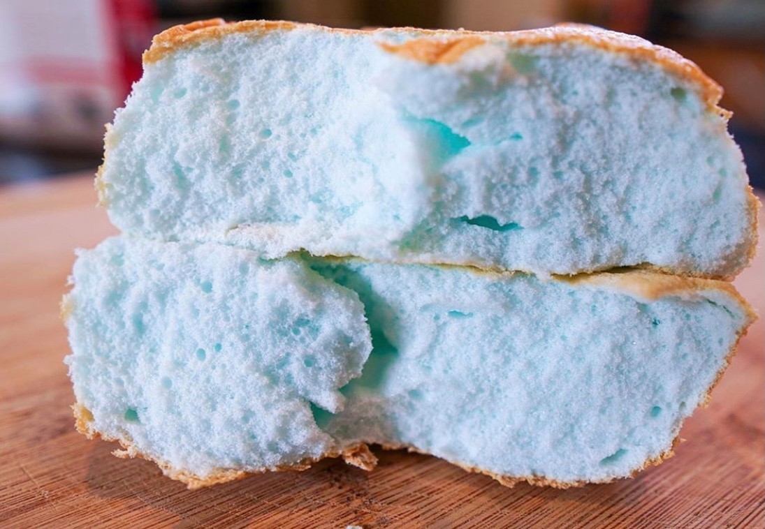 雲朵蛋糕-放涼一點就可以享用了，放涼的時間還可以用來打卡！口感超像棉花糖的它好不好吃呢？等你來試試再分享食評囉～