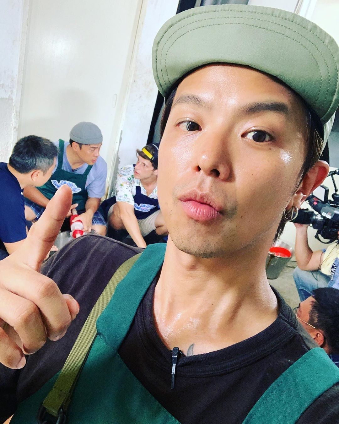 黃鴻升小鬼今天早上被家屬發現時已倒臥在床邊,初步經台灣警方調查,死因是小鬼在浴室走出來時不慎滑倒致傷,便臥躺床邊,當時的他「口鼻出血」
