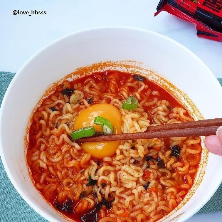出產於韓國的拉麵,最大特色就是它們令人吃得大汗淋漓的辣味和充滿筋勁的麵質。