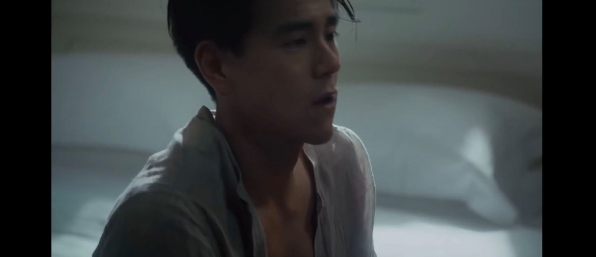 故事勾勒出以前香港社會的實況,男女們在慾望中迷失自己的墮落。許鞍華在實現文學和香港時代感的題材中,應該會為觀眾帶來新鮮感,與原著小說相比必定有另一番味道。
