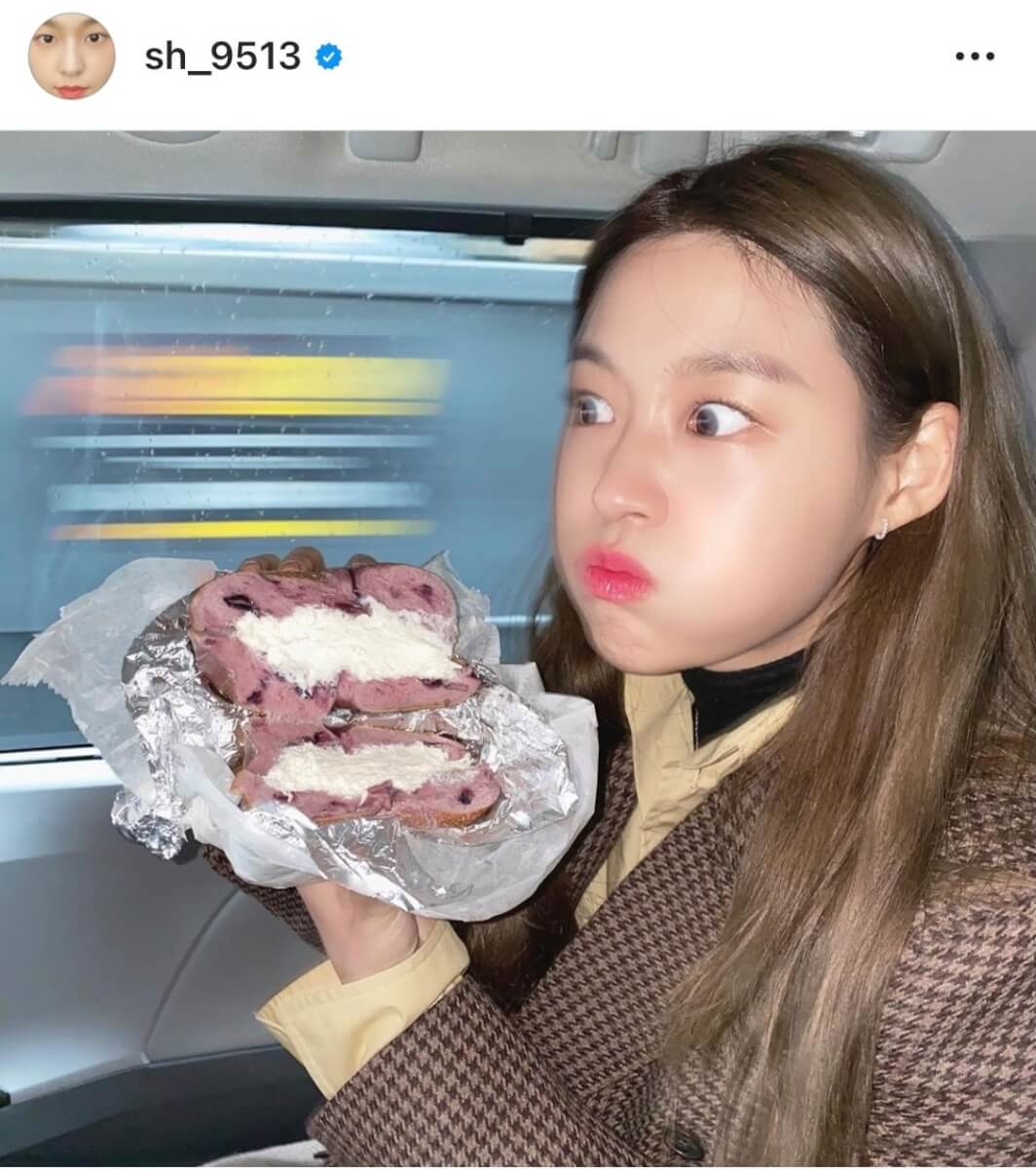 她表示她經常吃炸物，尤其炸魷魚和炸雞排。這兩款食物對於在減肥是也是有幫組的食物，只是一定要配合健身一起減肥！她無論如何吃也會少量多餐的原則，如果有公演的時候，就會把炸物轉換為原型食物，讓心裏好過一點，例如想吃薯條就換成馬鈴薯，想吃炸魷魚就換成水煮魷魚～