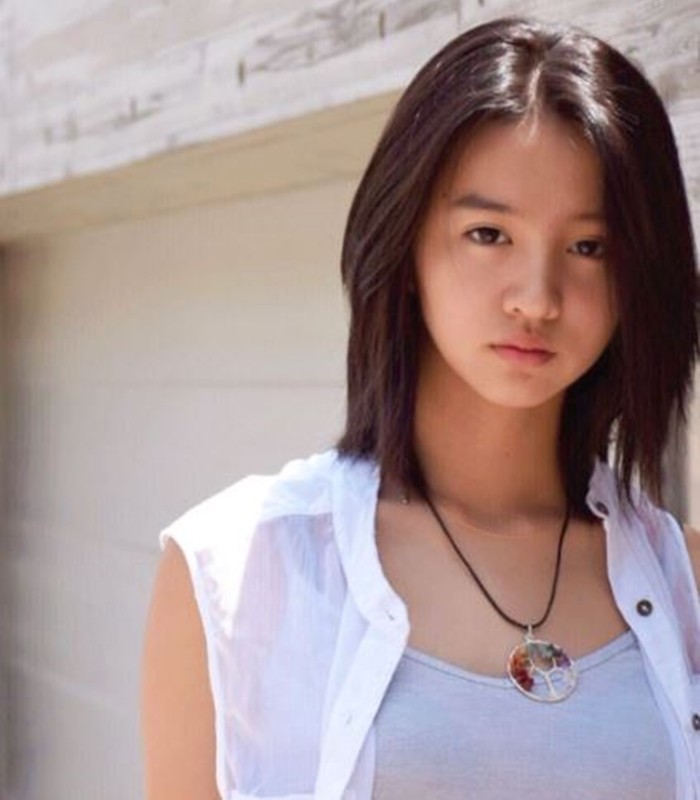 至於妹妹,其實也曾被說穿搭很老套顯老而且沒有時尚感,但是她也是找到了最適合自己的風格。