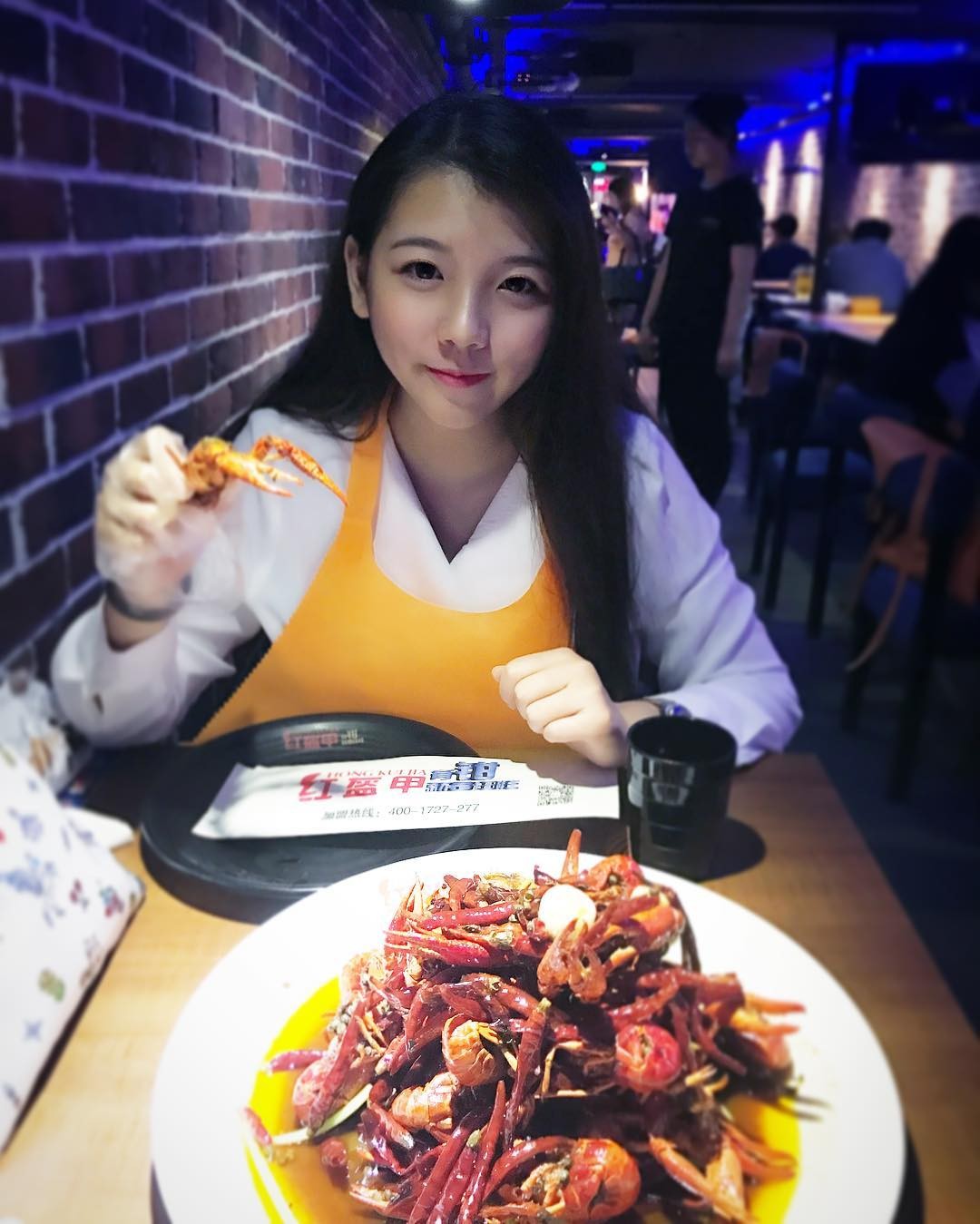 賴琦媛被網民大爆她從以前起就愛到內地結識富二代，非常拜金。