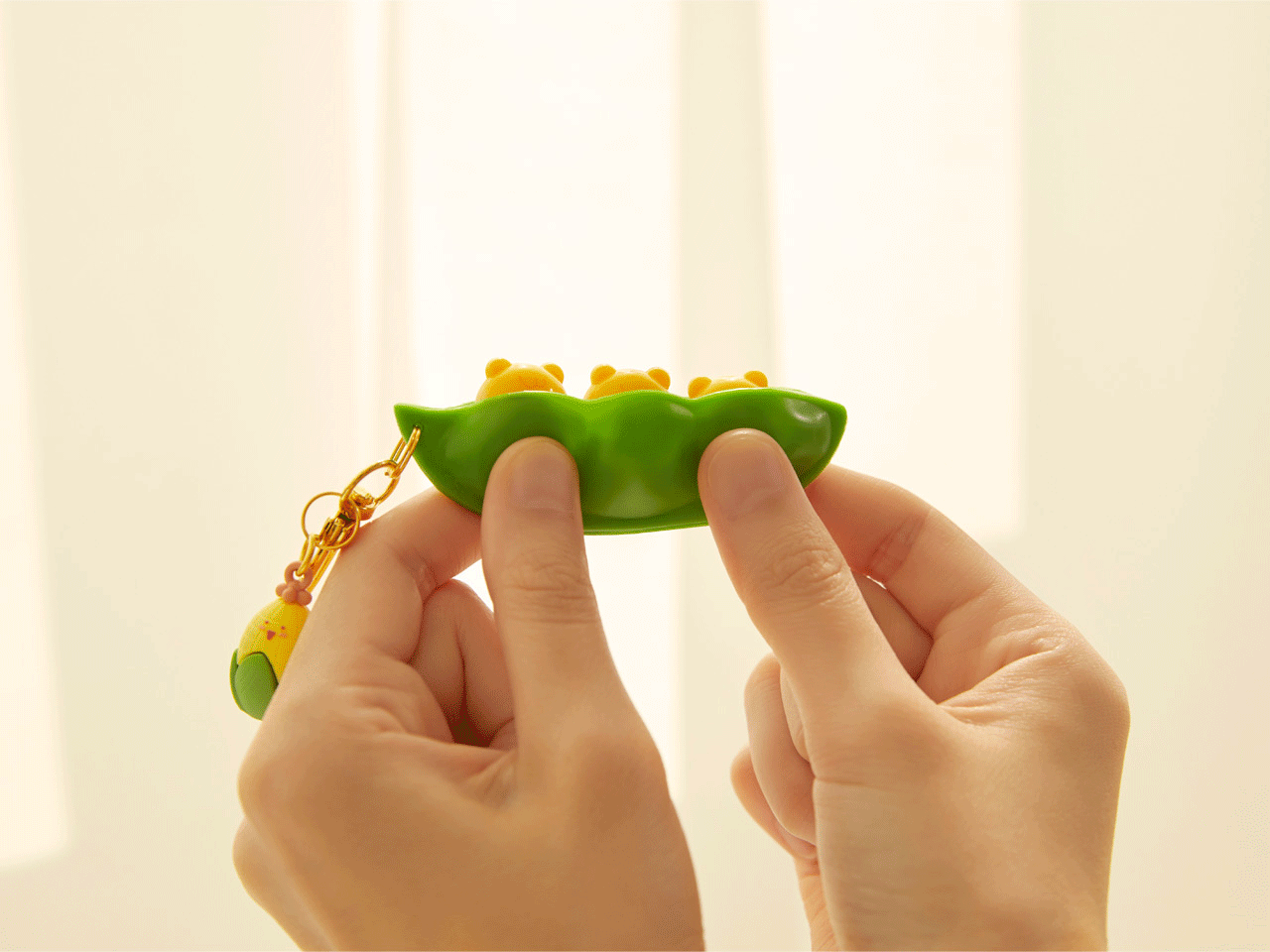 KAKAO FRIENDS秋日系列!小蘑菇Apeach、花生仔Ryan公仔/手機殼/Airpods Case精品