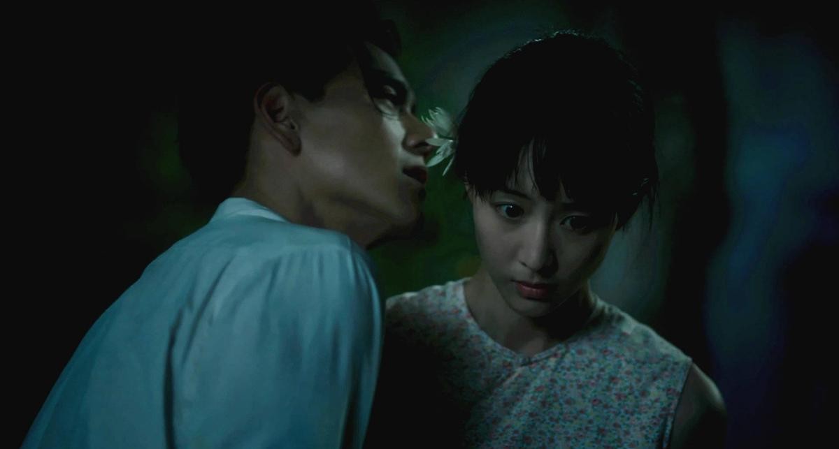 至於其他女主角則是描述彭于晏四處留情的情種,張鈞甯則飾演「梁太」的丫鬟,一位清窮婢女也被彭于晏調戲,於耳邊大咬一口。現實生活中為多年好友並曾傳出假緋聞的他們,這一幕引起網民們遐想,尖叫表示:「太過火了!」。而香港代表梁洛施在戲中亦飾演風韻猶存的婦人,與彭于晏有不少曖昧戲份。