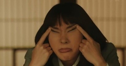 在《王牌大律師》和《逃避可恥但有用》她更要扮演一個比較生動可愛的角色,表情多多的她也有過很多崩壞照!她成為日本國民演員也不是沒有道理的,樣子表情竟然可以那麼多變而且可以完全放下美女的包袱演習,真的很佩服!