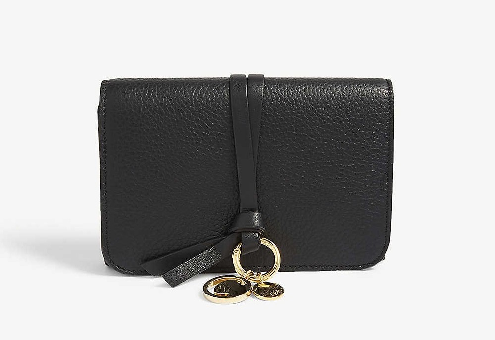 【名牌錢包網購】另外還有黑色款也受到不少OL的喜愛,就算用上10年都不會退流行!