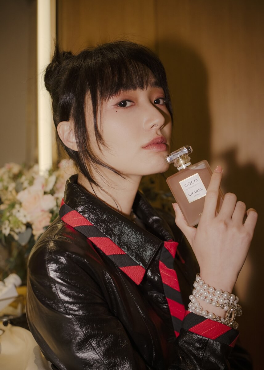 【Chanel香水】除了Chanel的香調,這次推出的香水瓶以柔霧半透明瓶身呈現出來,看起來就如冰霜般的玻璃透現出優雅別緻的輪廓,好看極了!