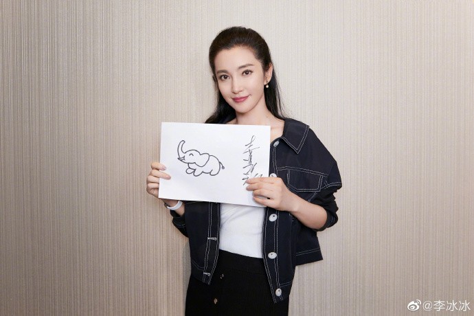 47歲李冰冰撞樣Angelababy?凍齡美貌震驚網民:「黃曉明可能都認錯!」