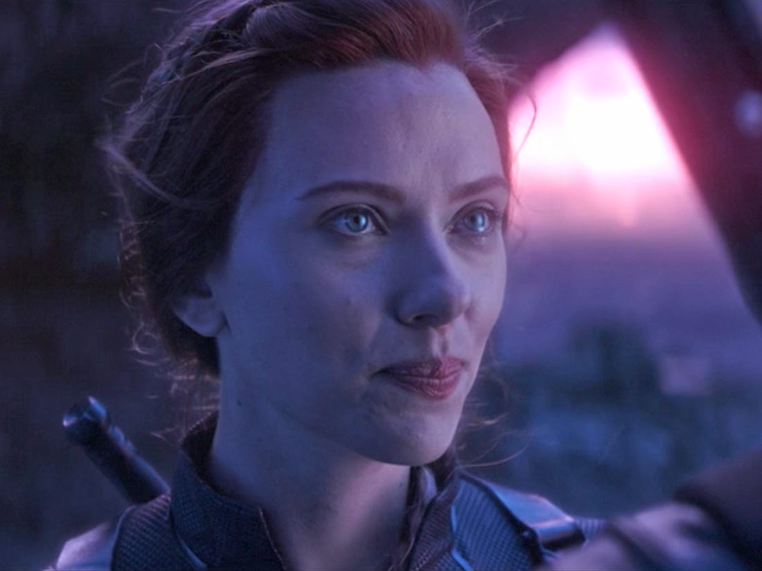 暫時最新上映的Marvel電影就是由Scarlett Johansson主演的《黑寡婦》。在《復仇者聯盟:終局之戰》中她和鷹眼肩負着從Vormir星球取回靈魂寶石的任務,他們其中的一個人犧牲自己的生命。最終黑寡婦走到了生命的盡頭,令一眾網民對於Natasha的離去很不捨!