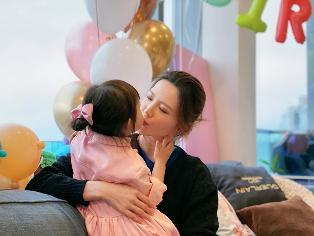 吳若希,Jinny,何兆鴻,搬遷,豪宅