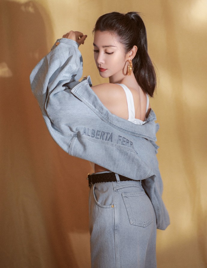 47歲李冰冰撞樣Angelababy?凍齡美貌震驚網民:「黃曉明可能都認錯!」