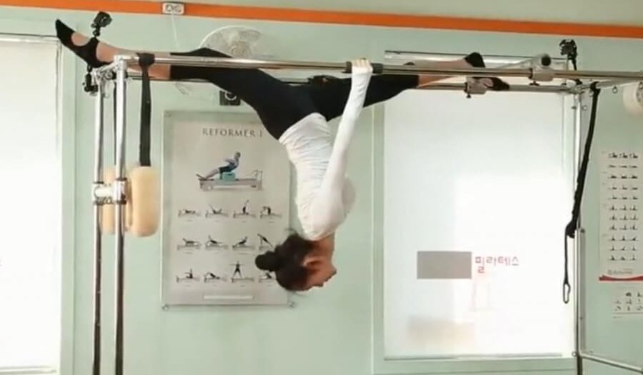 38歲的孫藝珍也有在做普拉提～完全是她保持年輕和身材的好方法！「不老女神」之稱的名銜真的不容易靠這練回來啊～