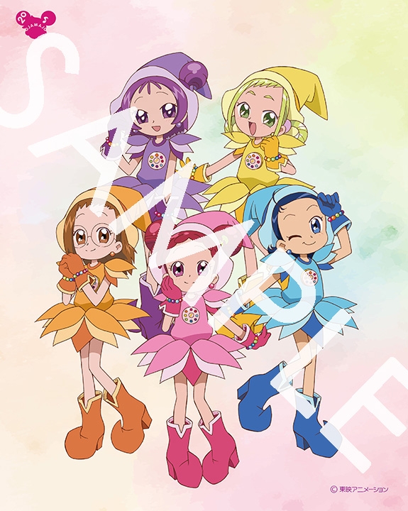 《小魔女DoReMi》20週年13只要購買手鍊就會贈送人物主角的海報一張,購買3條以上更會多一張合體大海報喔~這些海報是為了這次聯乘而特別畫製的,是超有紀念價值的非賣品,超值得收藏!