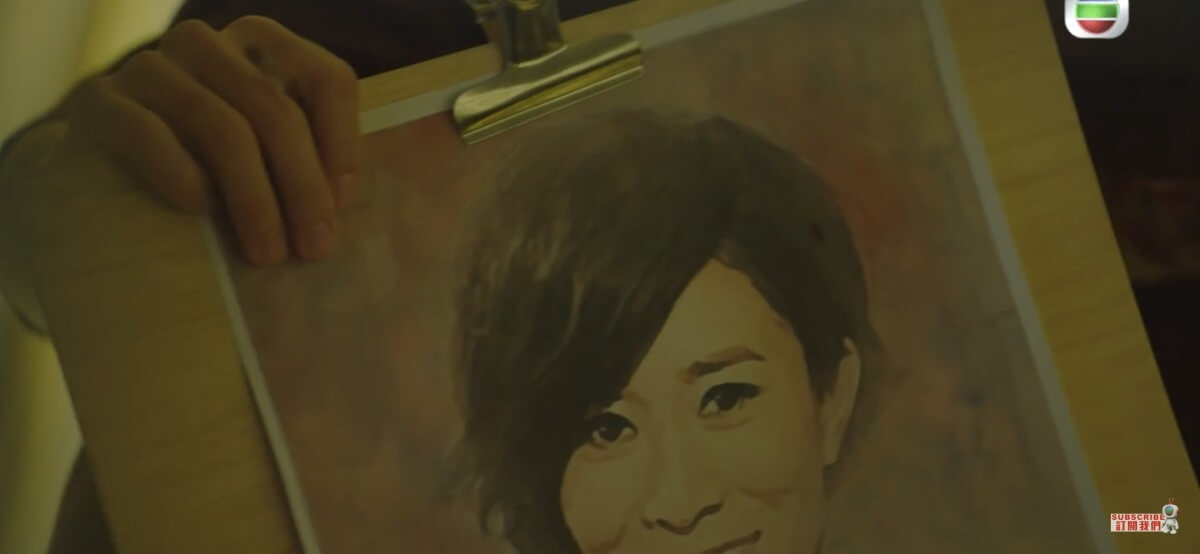 其實她會否客串在劇中仍是謎團,導演也曾經表示要賣個關子。在預告片中也只是出現了釘姐的畫像。另一幕就是林峯傷心跪在類似墳墓前,但就未知墓地屬何人。要知道結局如何,也是要等到11月劇集開播了!