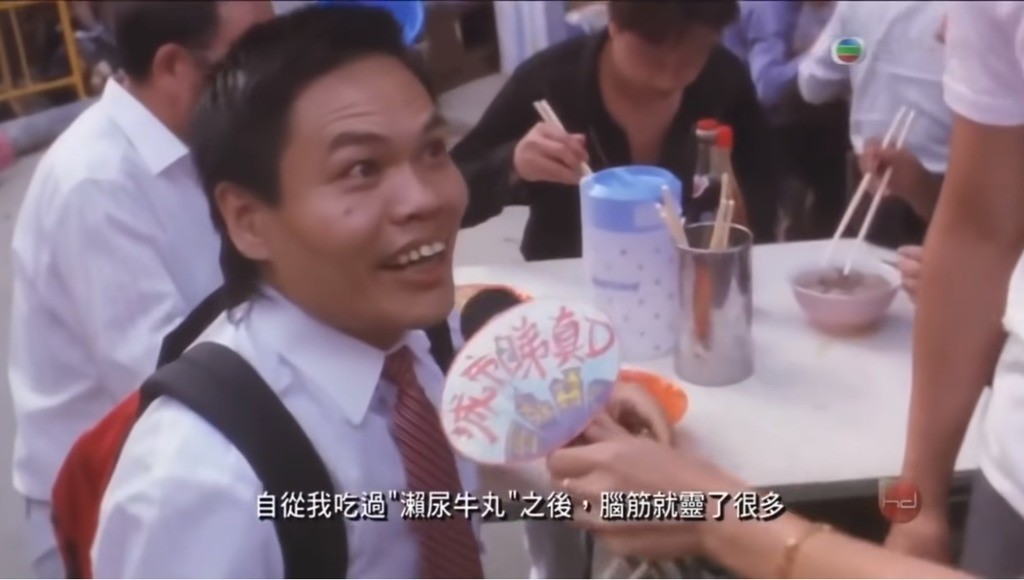 【八両金兒子】後來破產後的他，努力搵錢養兒子，近年更經常在內地登台賺大錢，有指他僅唱3首歌就有7萬人民幣落袋