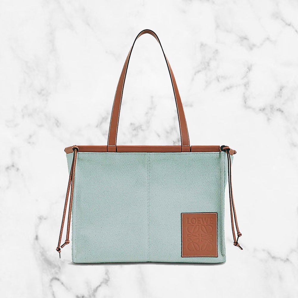 【名牌手袋外國網購】LOEWE手袋品牌近年在香港的人氣非常高，在街上也看到不少女生都是用LOEWE手袋～