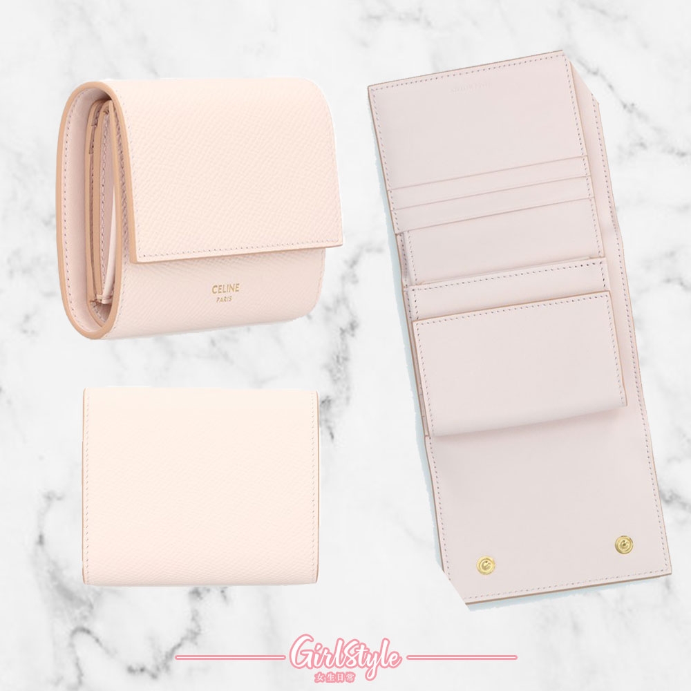 【外國網購名牌錢包】這款CELINE錢包以醉人的粉嫩打造而成,如此夢幻的色調真的是超具少女心!錢包也有足夠的間隔位,可以裝得下很多東西阿