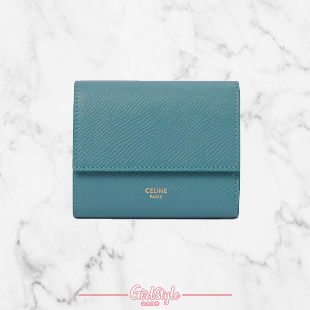 【外國網購名牌錢包】除了粉嫩色系,還有霧灰藍色同樣也很搶手,這色調也是比較罕見的款式~