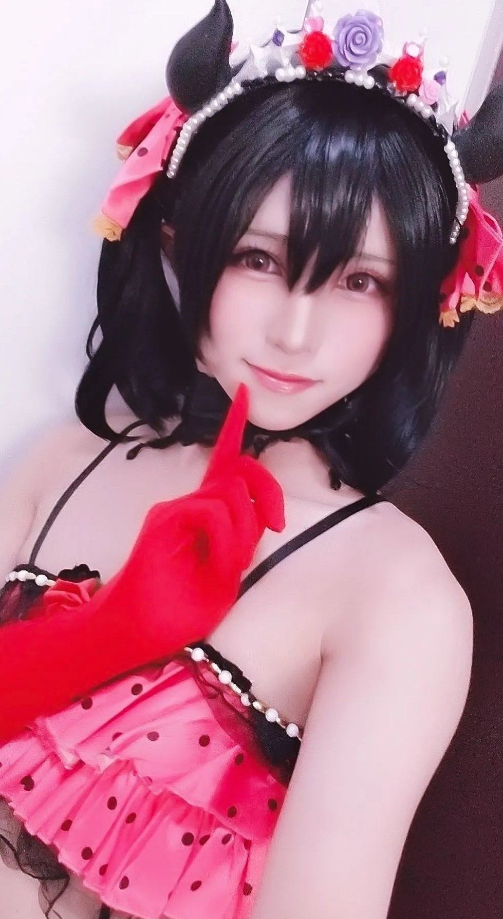 【偽娘整容】另一張相就是他現時20歲時的樣子,外貌整個180度大轉身,以cosplay《Love Live!》中的雙馬尾角色「矢澤にこ」現身