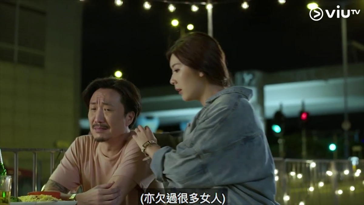 好像是由方皓玟翻唱的《我代你哭》