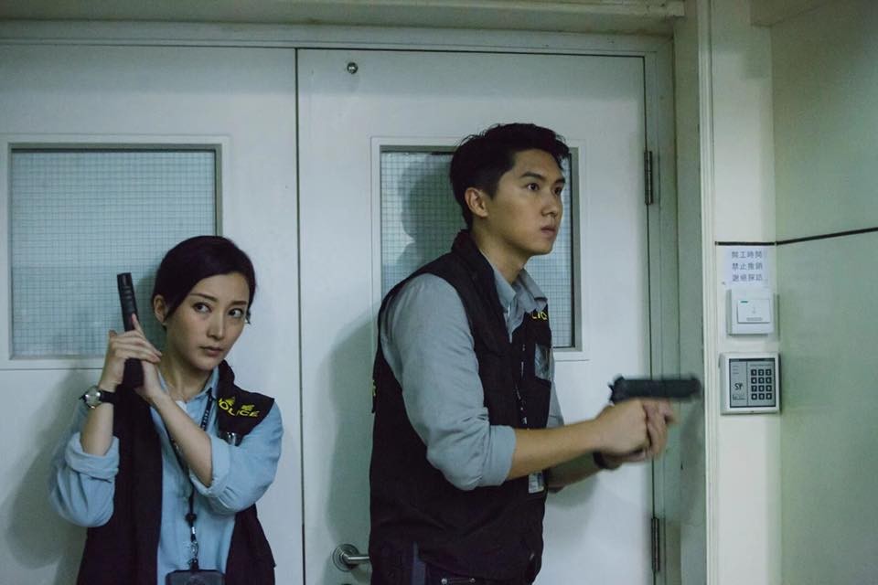 王浩信弟弟22雖然偶遇挫折,但近年來的演出機會也不少,在2018年在《飛虎之潛行極戰》中飾演了O記警員灰熊,與周志文等人拍檔演出,與他們關係也不差,一同吃飯和拍照。