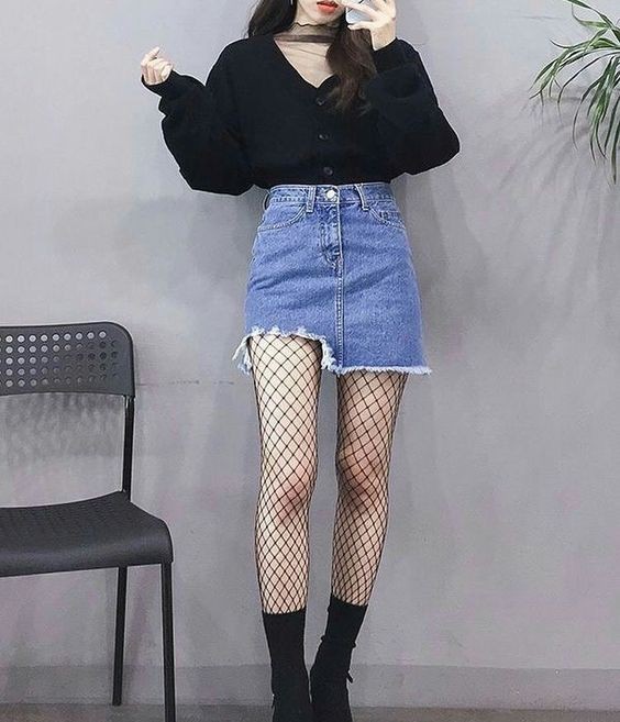 【女生穿搭】穿著魚網襪的女生應該走到那裏都很易成為大家的焦點所在,與男生約會時,如果自己的女伴經常都受到矚目