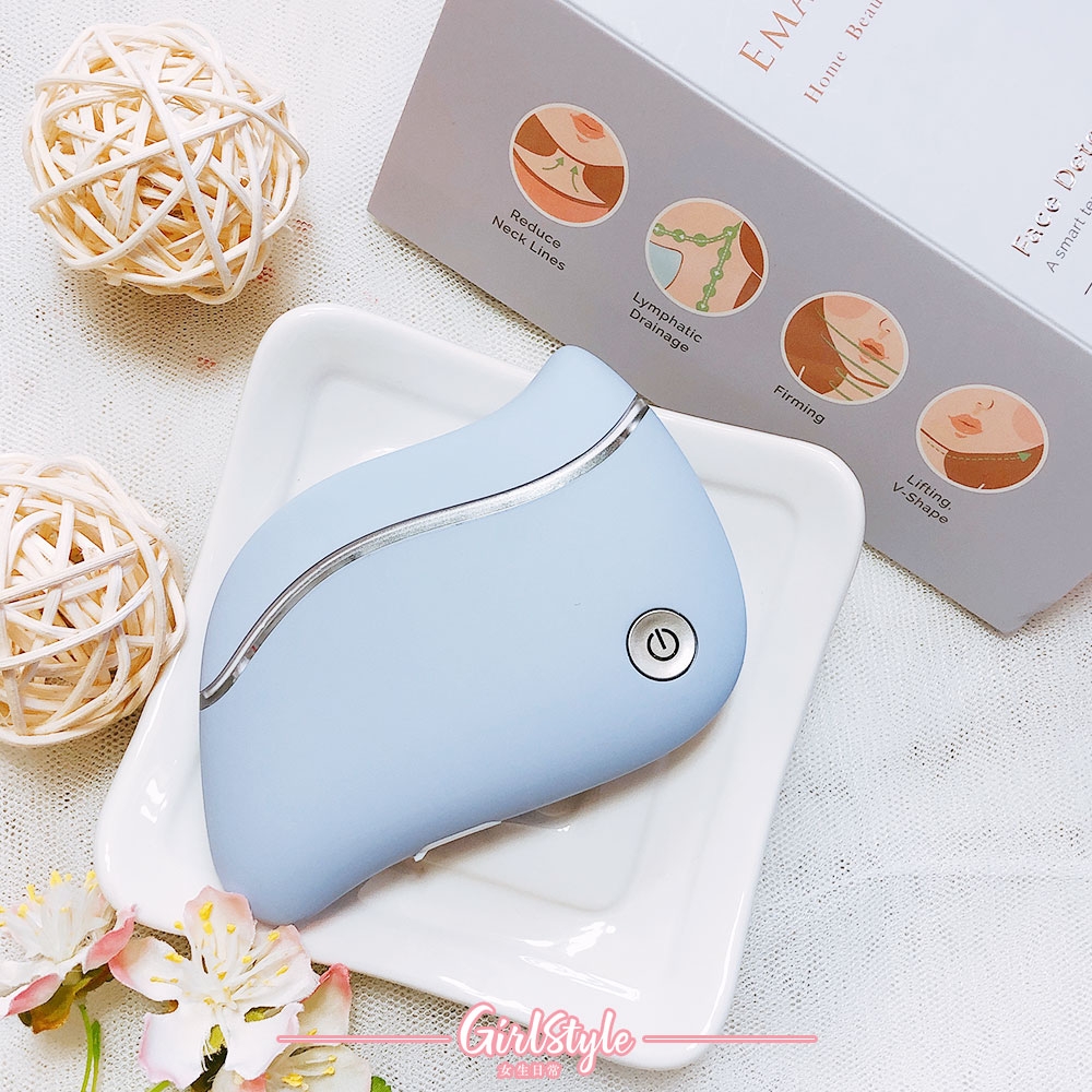 【秋冬護膚品】EMAY PLUS的「纖面排毒美顏儀」有著每分鐘高達8,000次的震動魔法,激活暗沉欠活力的皮膚細胞,簡單5分鐘就可打造閃亮剔透