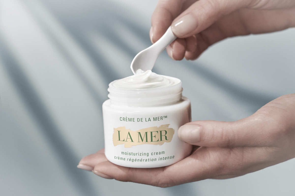 【秋冬護膚品】La Mer的護膚品是不少OL大愛護膚好物,而回購率最高的一定是這款矜貴豐盈的面霜,它帶有深層紓緩的保濕功效,即時為你加強滋潤度