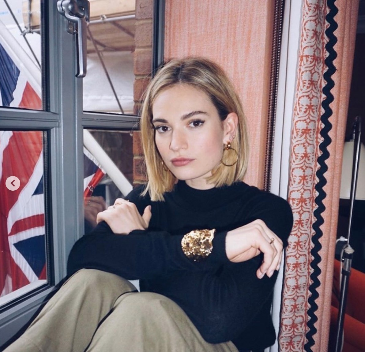 Lily James與50歲的Dominic West