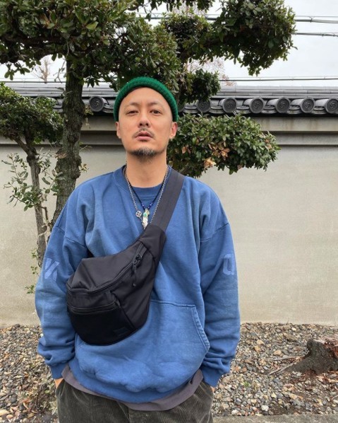 Hermès前遇見余文樂連同助手一行五人