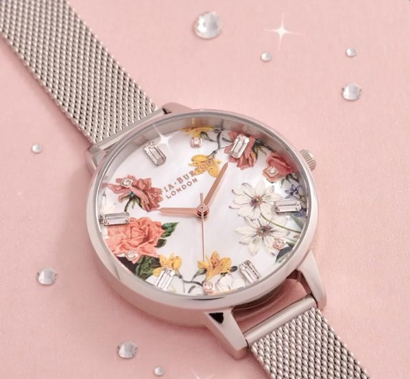 今個季度所推出的「Sparkle Florals」系列卻與以往有點不同