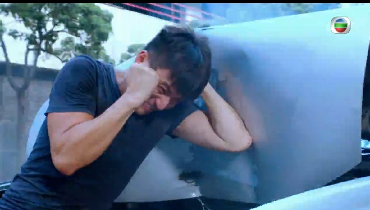 超能使者1另一位男角陳山聰的超能力就是可以刀槍不入，可用身體擋車輛的不死國術隊成員，身形健碩的他是力量的代表。