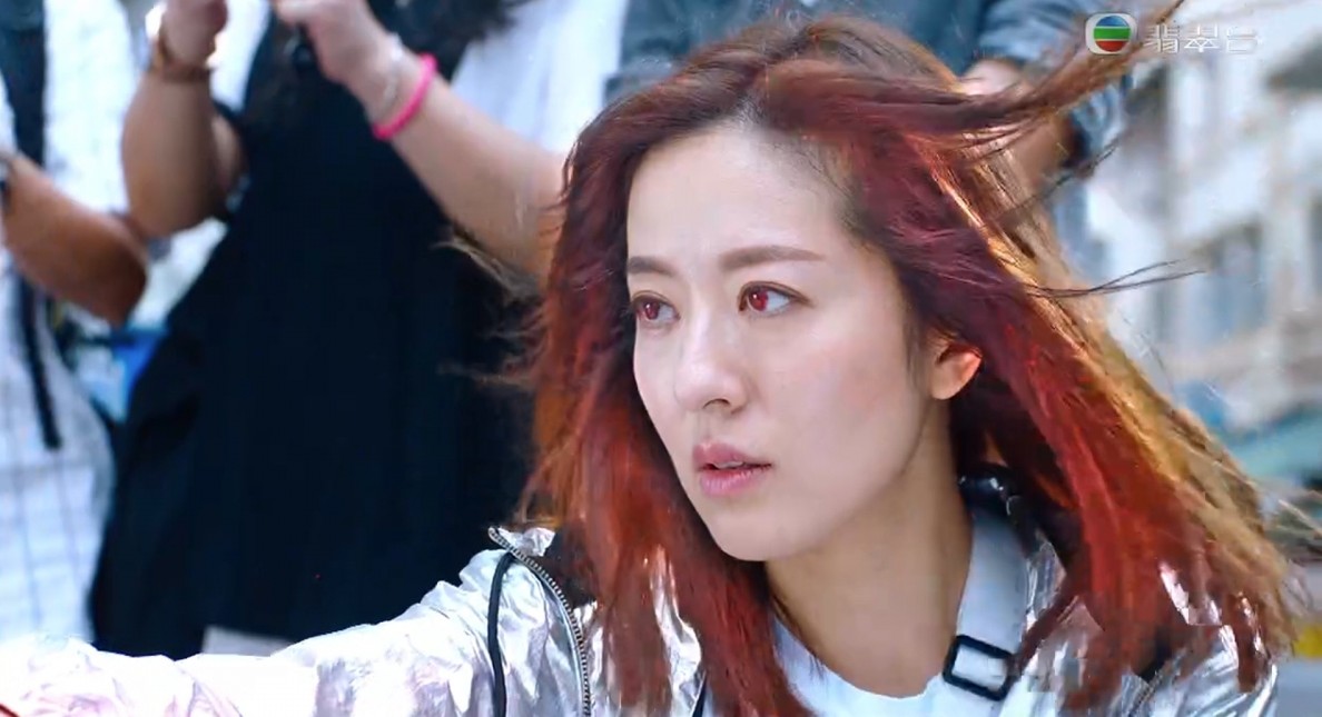 超能使者22而女主角唐詩詠則有滿滿的仙氣，飄逸的頭髮在施展超能力時會變紅，眼睛也同樣變紅，可以把人升至半空，與Marvel角色緋紅女巫的造型非常相似。