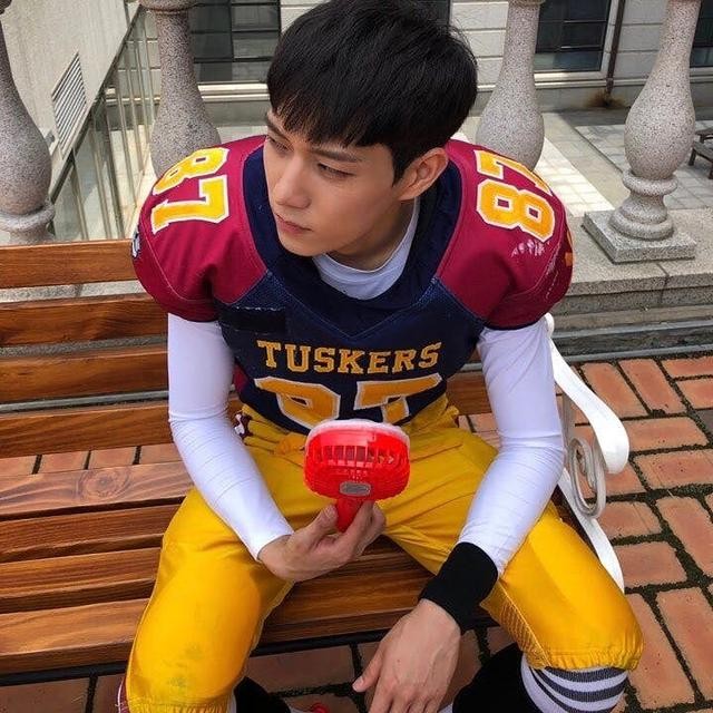 金勇大在劇中飾演「吳南柱」,一個傲慢、目中無人的男生,但又有著超高的顏值,讓不少女生不禁對他有冷酷學長「壞男孩」的幻想!