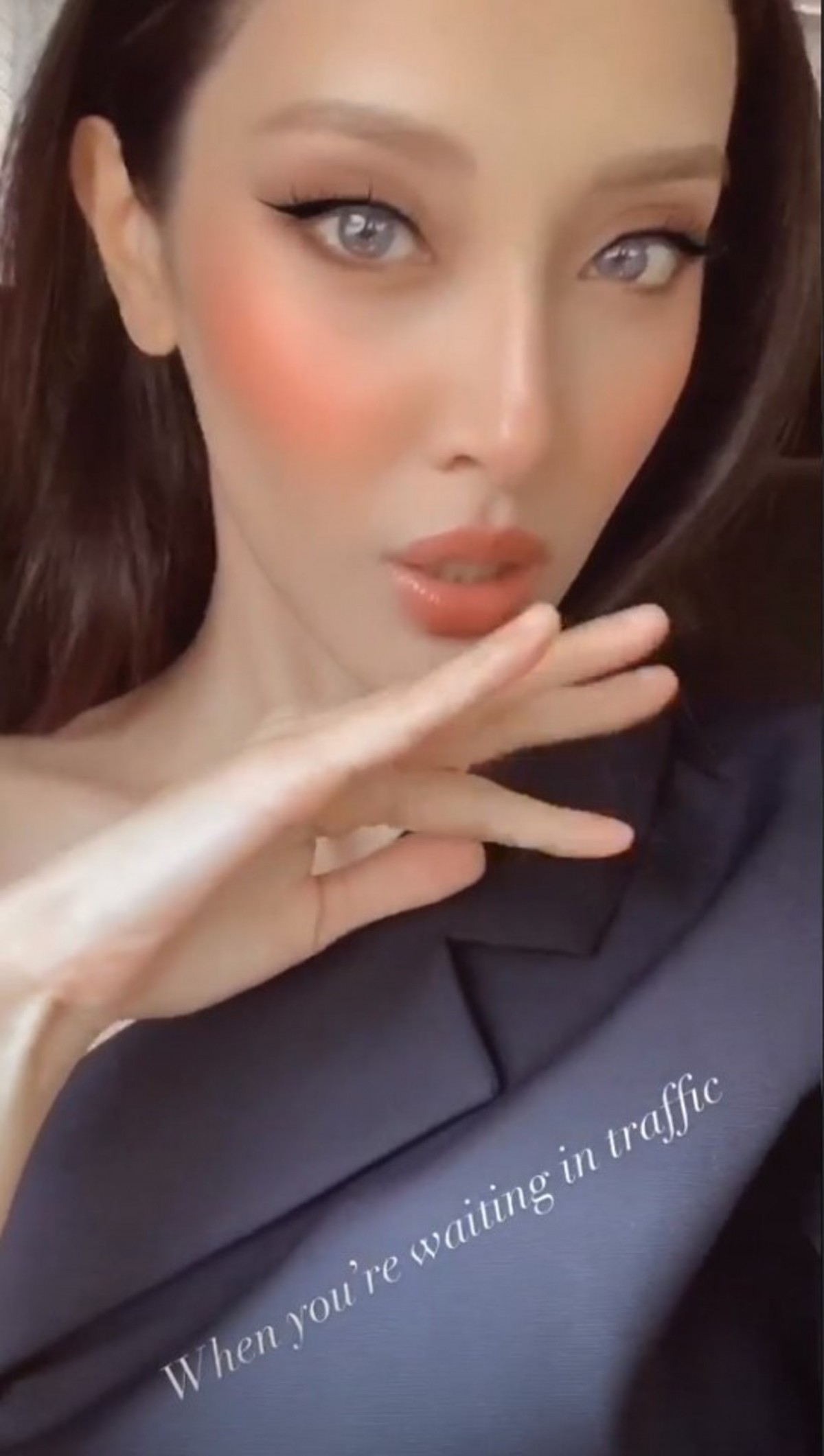 【陳凱琳】本身已經是靚媽的陳凱琳早前大玩Filter Apps後,樣子瞬間改頭換臉一樣,變了另一個陌生人般