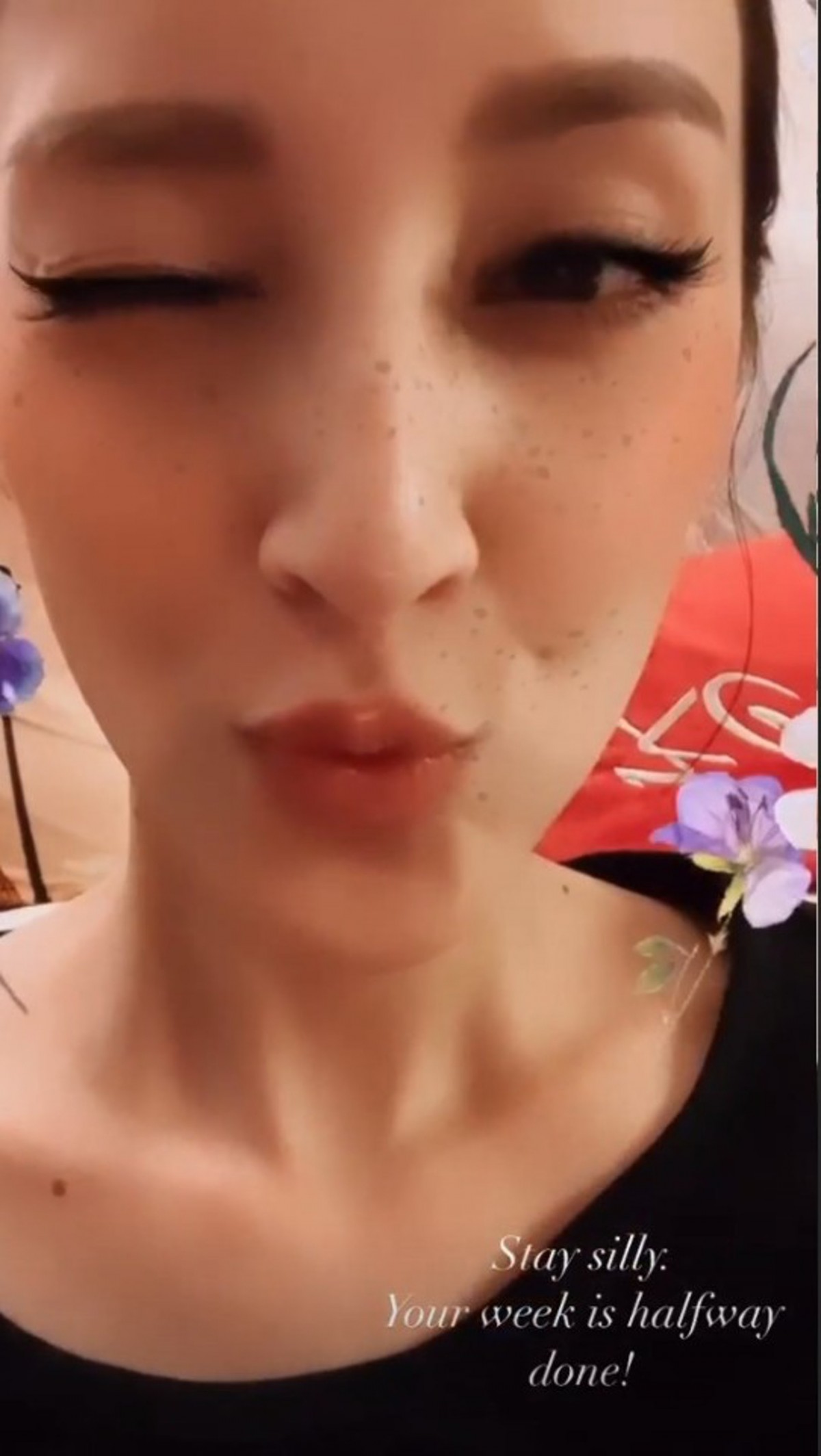 【陳凱琳】陳凱琳也有大玩雀斑的Filter Apps,臉頰點點的雀斑為她增添悄皮可愛感~