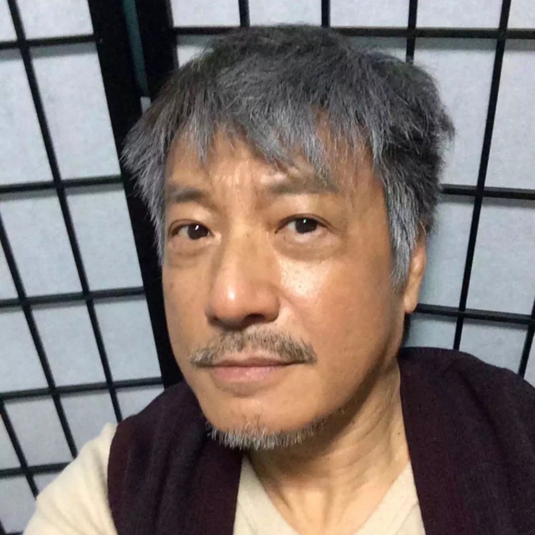 娛樂圈向來誘惑甚多,但是浸淫多年的石修卻甚少傳出緋聞